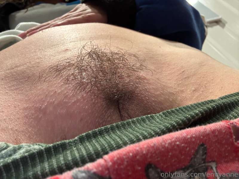 I was asked to grow my armpit hair for a month! 😎✌🏻 welp! He.. 4