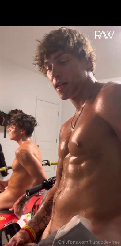 MECHANIC COLAB WITH @calebwhite2 It got real hot and sweaty ..