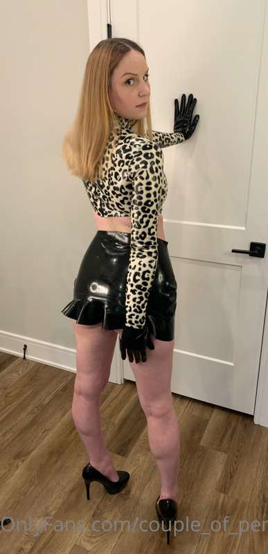 Feeling sexy in my new latex crop top 6