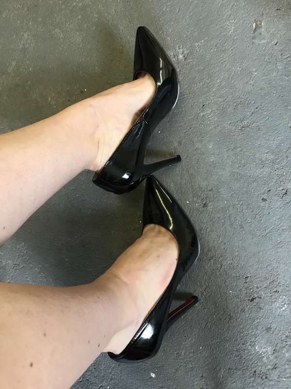 Red sole stilettos 10