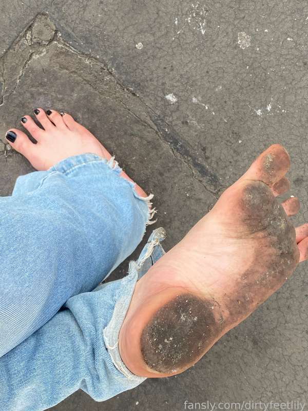 Dirtyfeetlily - Fansly - 12 Apr, 2025 3