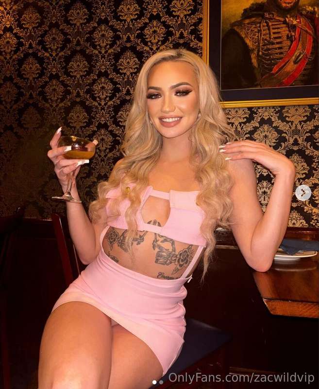 Mia Molotov is THE super slut of super sluts. This girl is w..