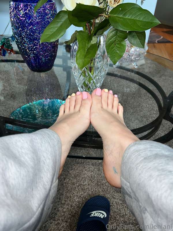 Some pics from last week 🩷 I’m ready for a new pedi. I’ve le.. 2