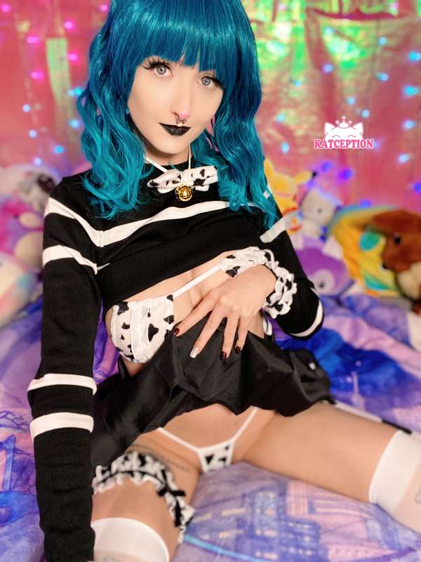 Sexy cow cosplay 💓