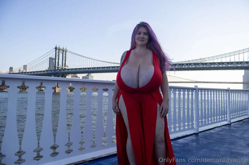 A few shots from the boat party the other night! I didn't ta.. 25