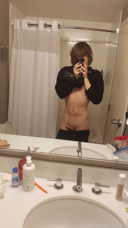 Femboyflowers - Fansly - 12 Apr, 2023