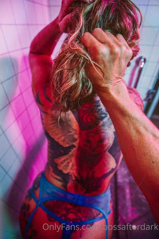 Oh let's just see. Sexy shower set with @xdianadiamondx  I'm.. 8