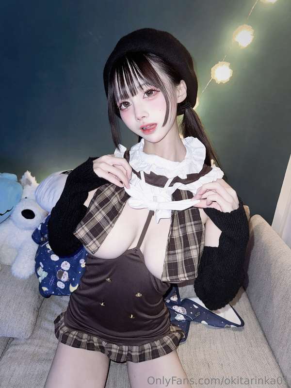 被你盯著看的時候，我都忘了要守規矩。あなたに見つめられると、ルールなんて忘れちゃう。When you look at m.. 9