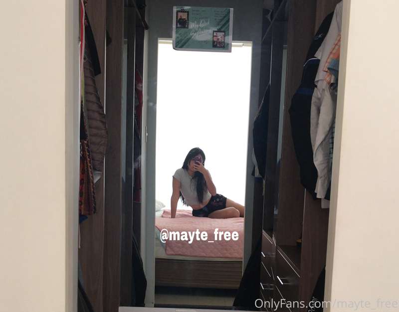 Hey daddy, I'm horny. Anyone want custom videos?