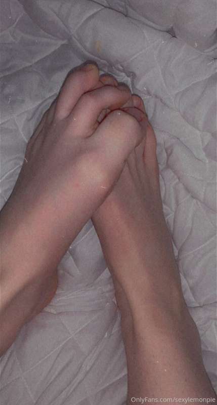 Here are some feet pics, plan on doing a photoshoot with thi..