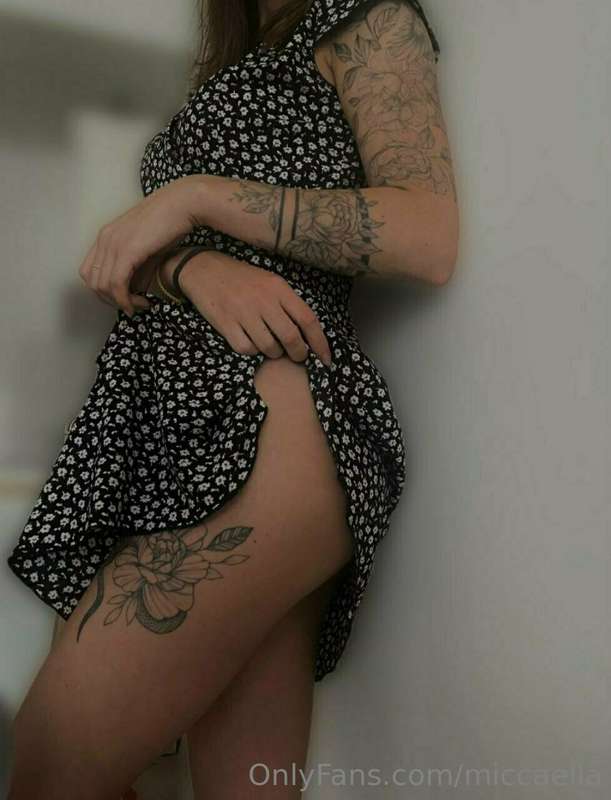 Hello my love❤️ I am Amelia sexy and hot brunette, let's pla.. 1