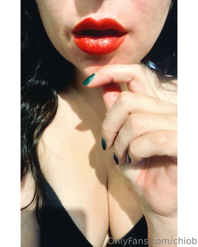 Look don't touch 💄