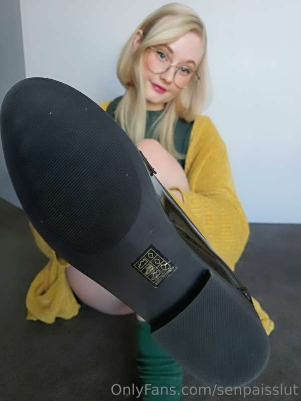 Well, get to work! The bottom of my shoe isn't going to clea..