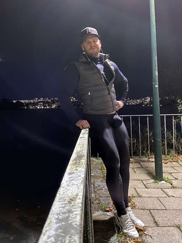 Autumn and spring are the best seasons for powerwalks or jog..