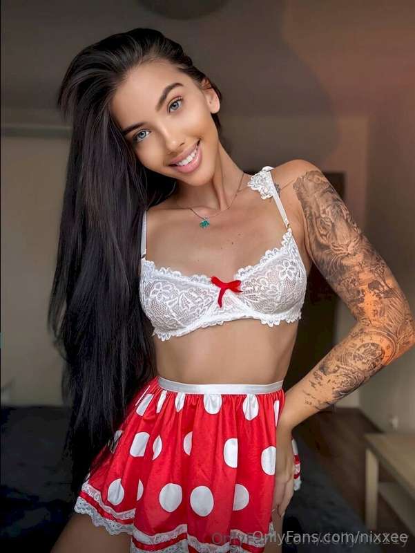 🔥CUTE KITTY @dollymo11y 🔥 Loves cocks of all sizes😍When she ..
