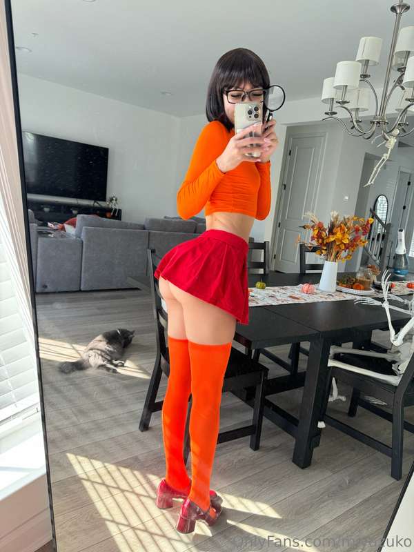 i had a great halloween 🔍🤓 should i fuck myself in this cost.. 2