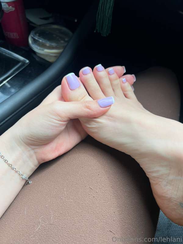 Close up 🥰 I’ve never done this style of pedi before with th.. 8