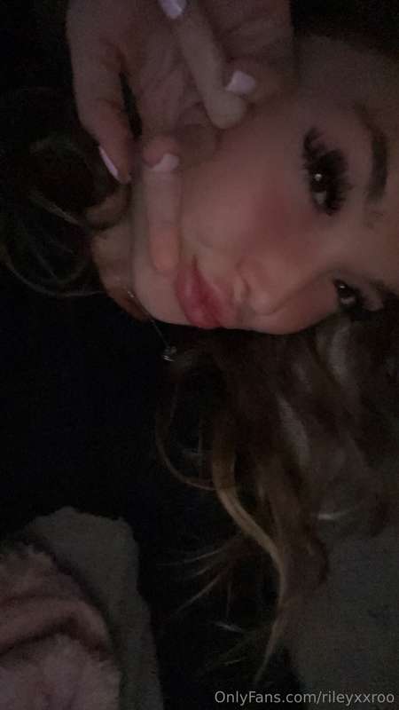 Come spend some time with me tonight 😘