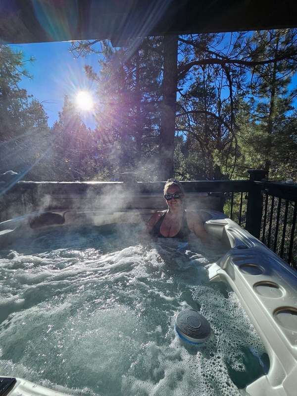 Hot tub birthday fun in the snow ❄️  3