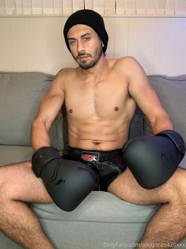 Make sure you join my live tonight at 9pm PST!! 🍆