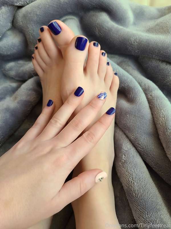 Here's a better look at my mani/pedi from this past week 🥰 2
