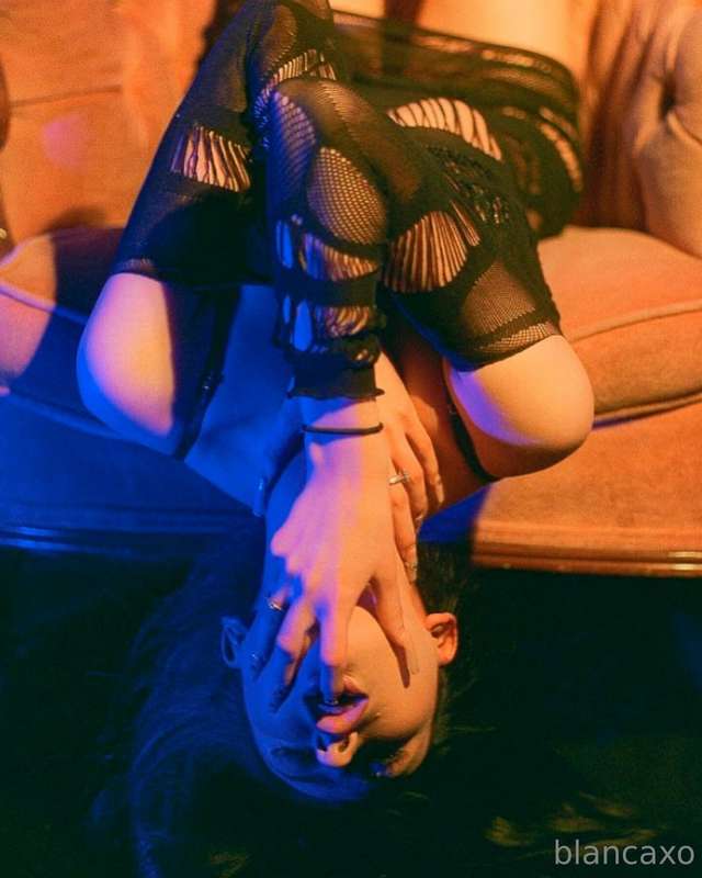👀