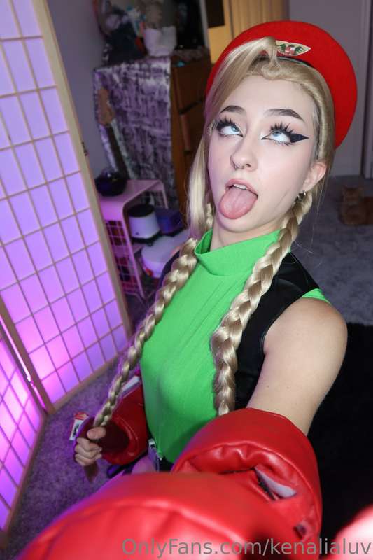 today's throwback: Cammy Cosplay!! good ol' fashioned, vibra.. 5