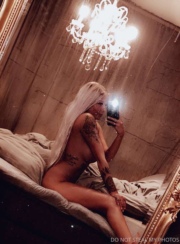 Good night, from my dirty mirror🤭