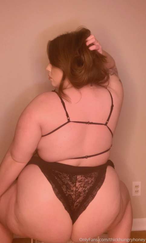 Barely There Chair ~

A classic piggy scenario - I’m sitting.. 8