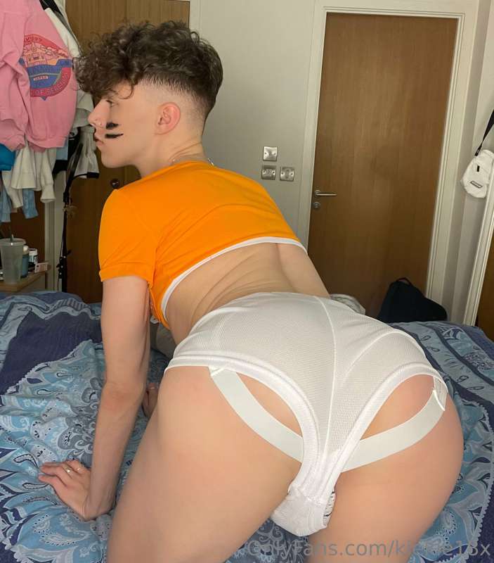 Waiting for you to tackle me ;) 8
