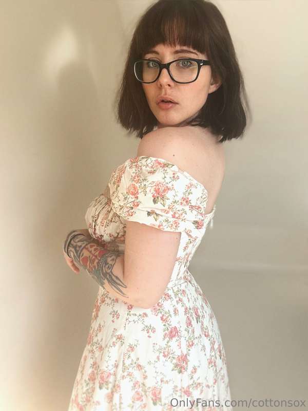I got a new dress. I don't remember buying it (and I have to.. 4