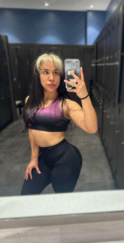 the gym is always a good place to start in a new month...

w..