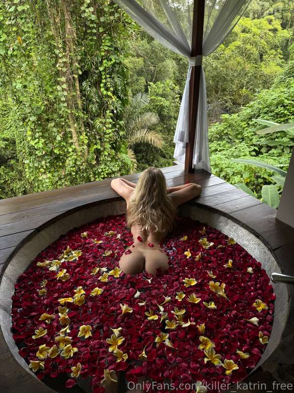 I hope this day will be pleasant for everyone... 💕 Happy Val..