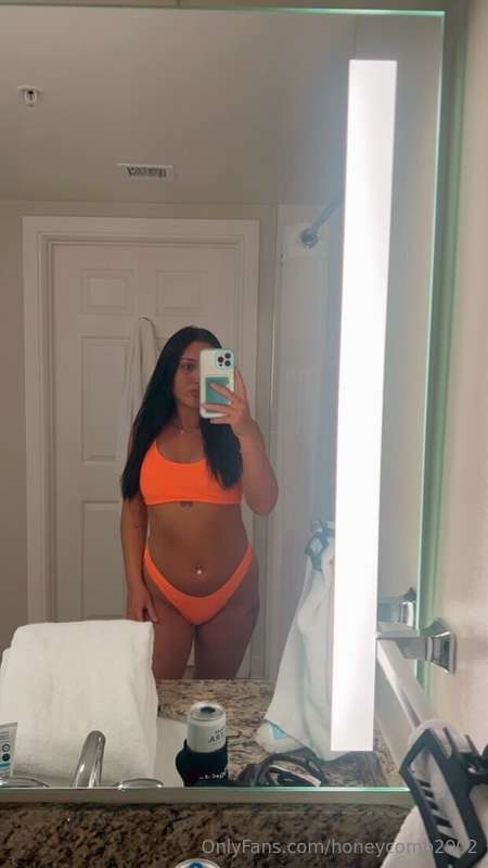 Honeycomb2002 - Onlyfans - 01 Aug, 2024