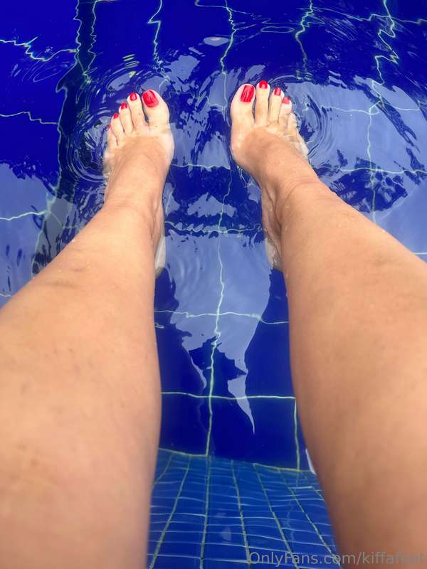 Red Nails