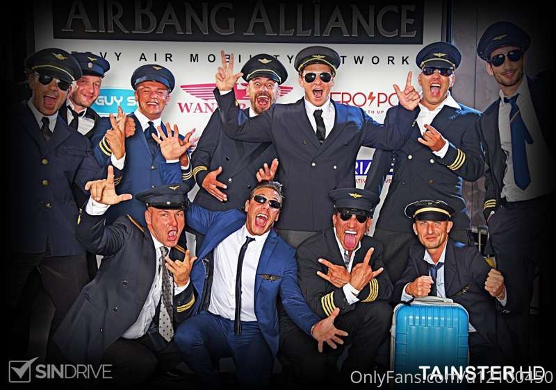 Male team for Sindrive, geting ready for the big orgy