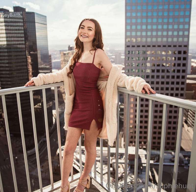 Want exclusive content daddy? 🥵 Tip $20 and I’ll send a full..