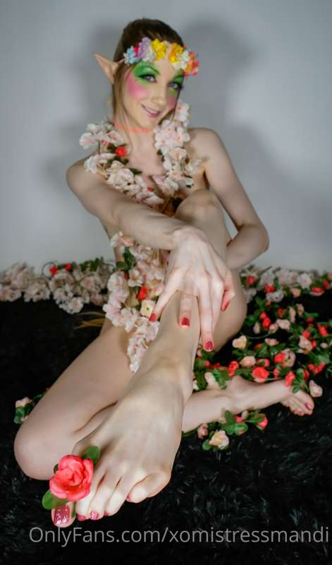 What do you think smells better? My feet or these flowers? 2