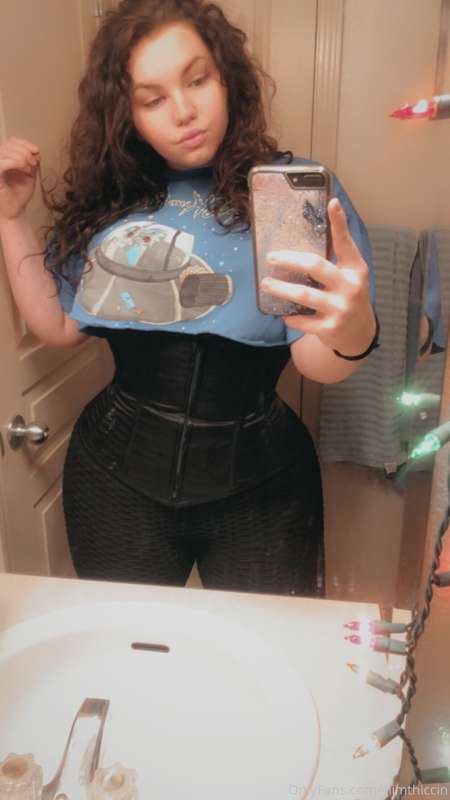 Puttin the thick in slimthickn 👀🍑