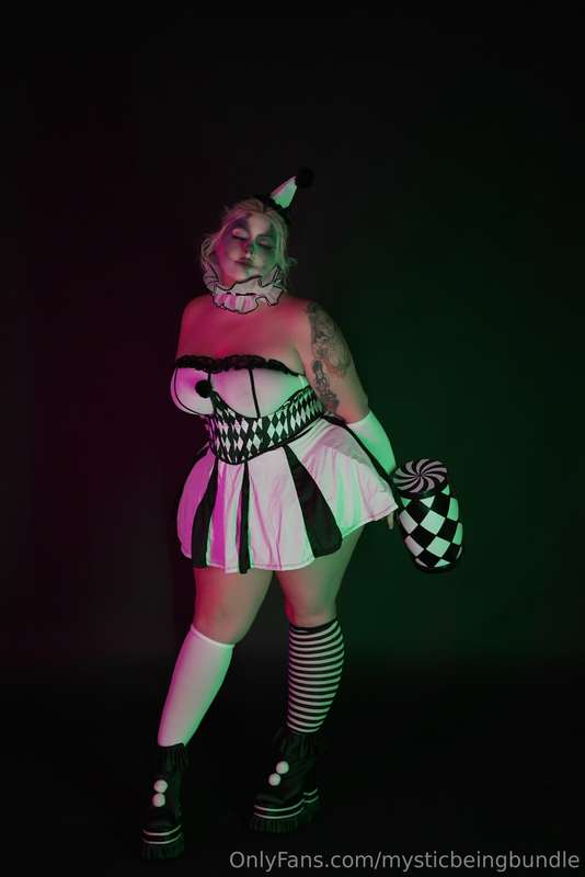 i’m just clownin around 🤡