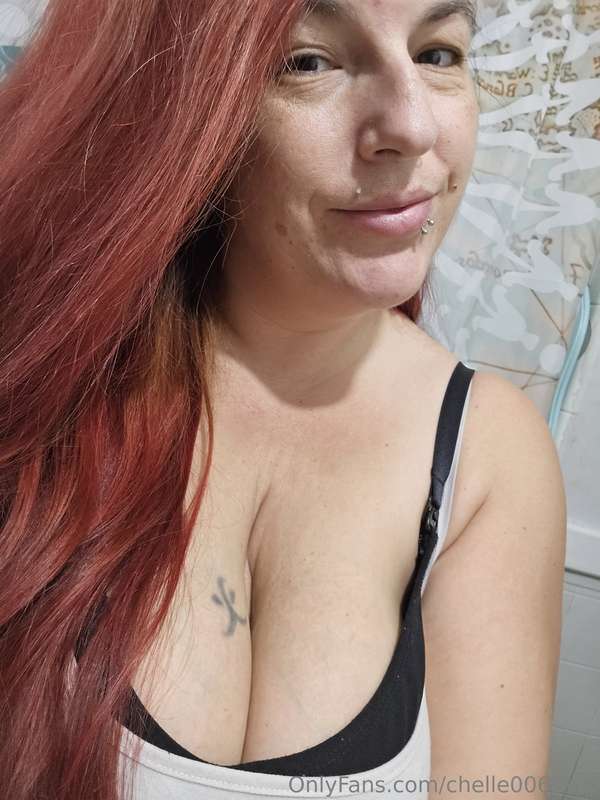 Happy friday pervs 🥰Made some sneaky pervy stuff in the bath..