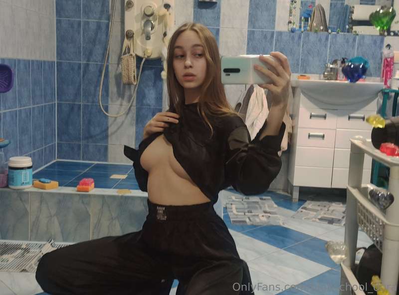 I take naked pictures in the bathroom 😯 Do you often do your..