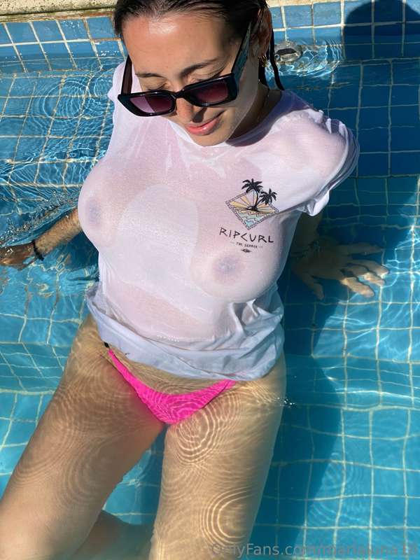 Loved how the water feels on my skin..🔥🥵🥵