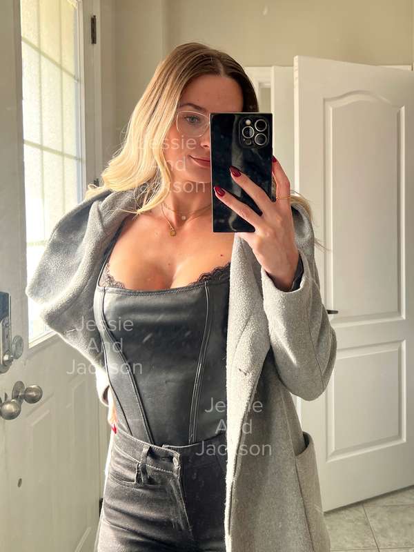 I wish I took more pics of this sexy outfit I wore to the st.. 1