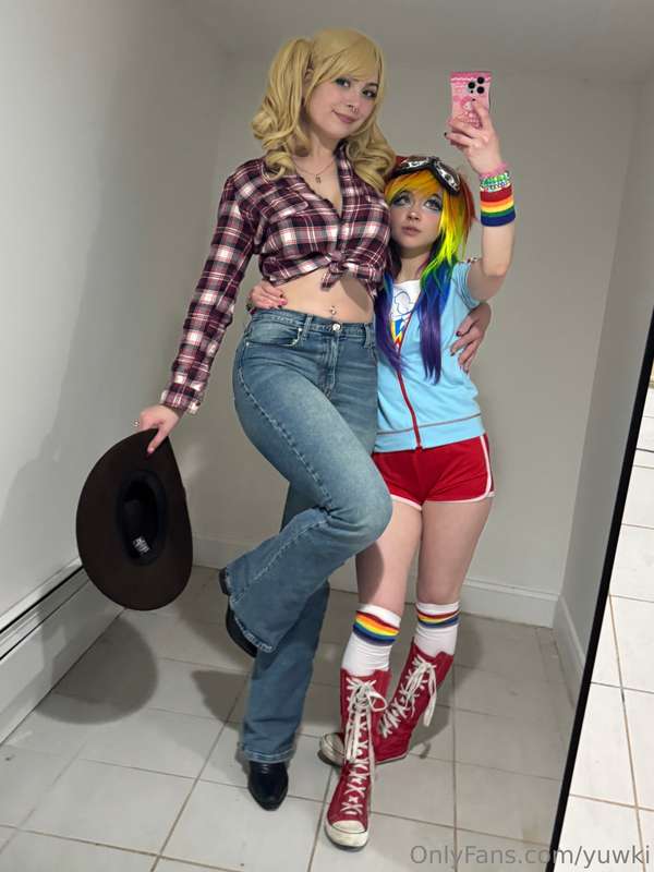 applejack and rainbow dash :D sorry for my absence i havent .. 15
