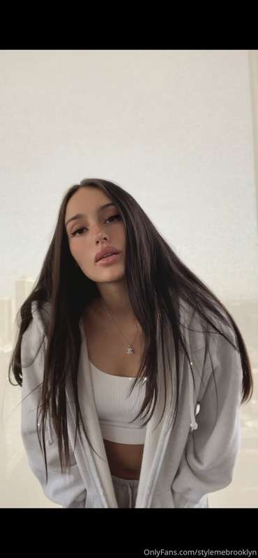 🌞ZIP-UPS🌞 Zip-ups are so nice to have especially in spring w.. 1