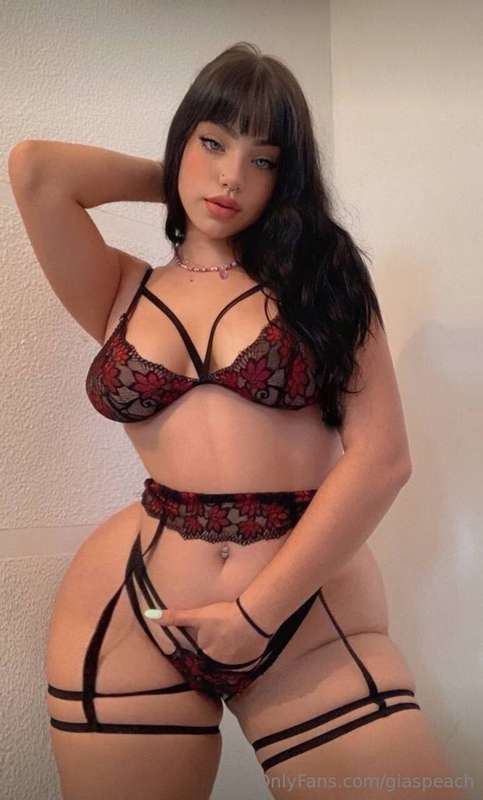 Curves like mine don’t just walk by… they stay on your mind .. 1