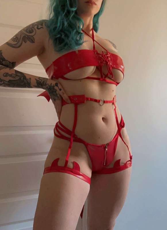 Feeling DEVILISH in this super sexy outfit gifted to me via .. 2