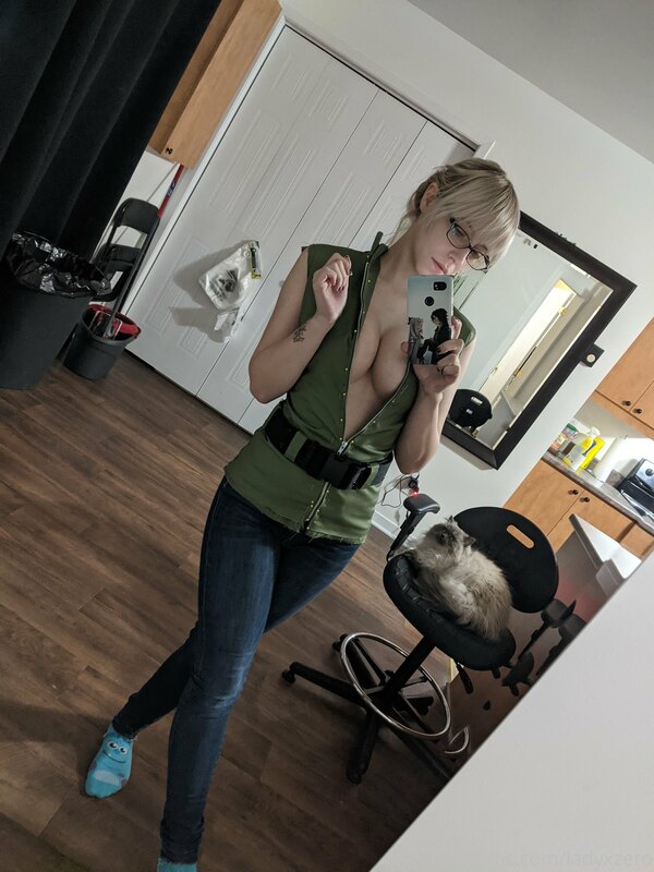 I'm working on Sniper Wolf and well...
Looking pretty good ?