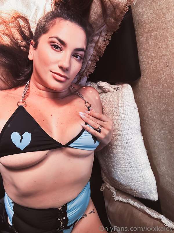 Don’t keep me waiting daddy please, I wanna make that cock c..